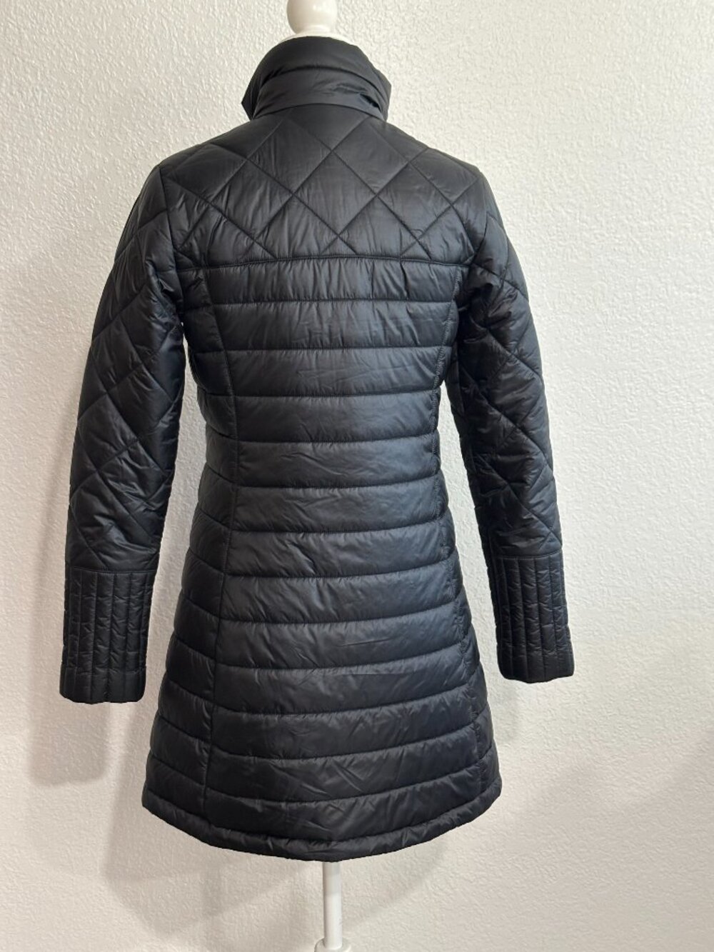 Patagonia Women’s Small Black Quilted Insulated Coat Long Puffer Jacket Recycled - Picture 6 of 9